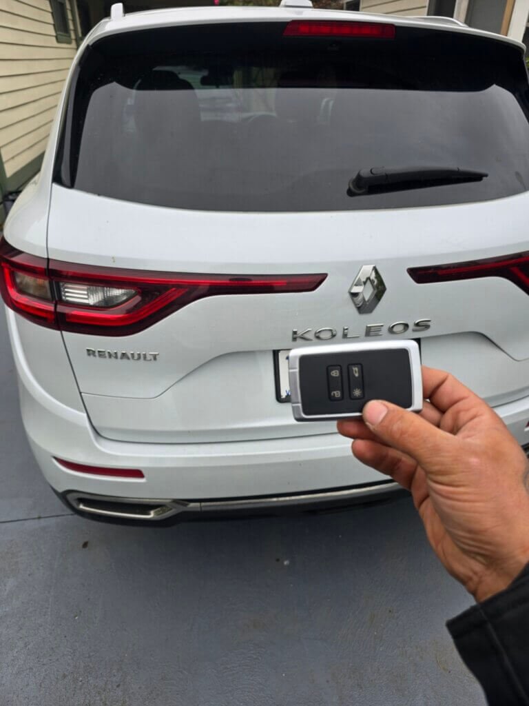 Koleos II All keys Lost